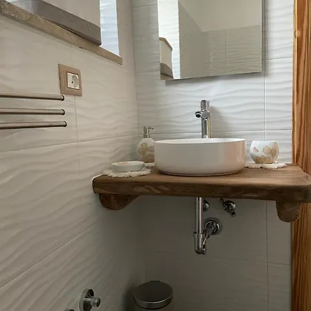 Angelina Al Borgo Aieta